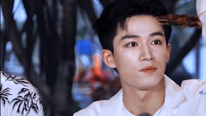 Whose male lead and male second are two elementary school students who love to quarrel with each oth