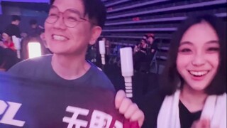 《 我 真 一 个 人 来 的 》