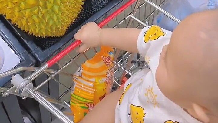 ما إن تدخل السوبرماركت حتى تبدأ بالتلويث واللمس العشوائي؟ حان الوقت لتجرب قسوة المجتمع!