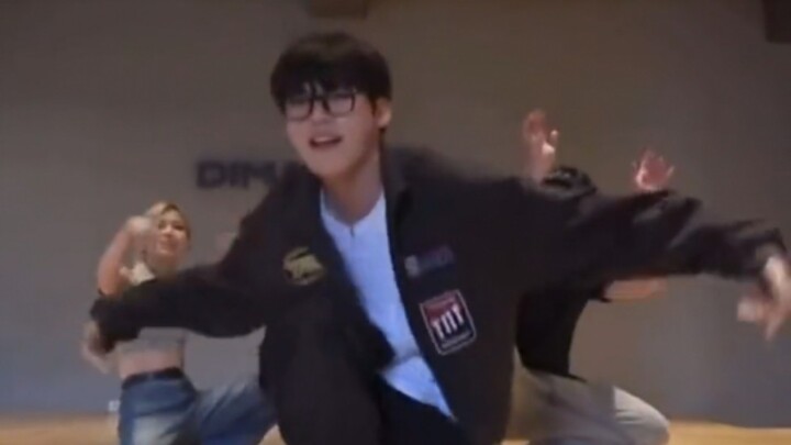 【Cheng Hanbin】VLOG bagian tarian saat kembali ke sekolah selama kompetisi