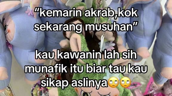 🤢 mau muntah aja liat mukanya