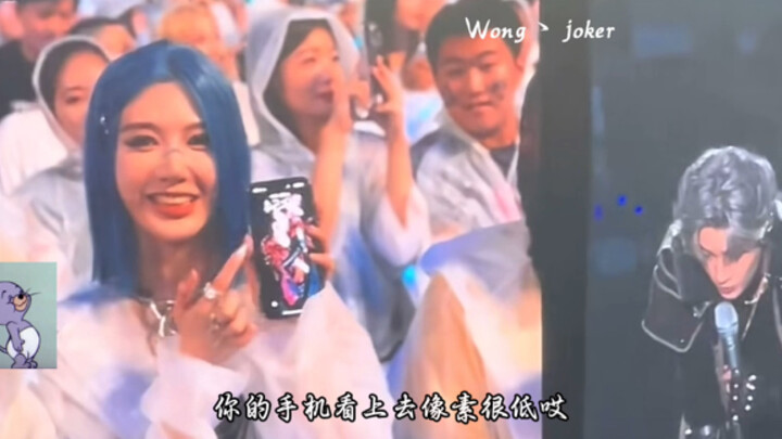 Cô nàng xinh đẹp hóa trang theo phong cách Ai của Dilraba trong concert của Tạ Chiêm Thiên~