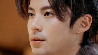 He also manages to pull off the stubble look really well. Who on earth said that he has a limited ac