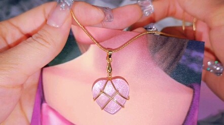OMG, my dream came true! This Barbie diamond necklace made my princess dreams come true!!