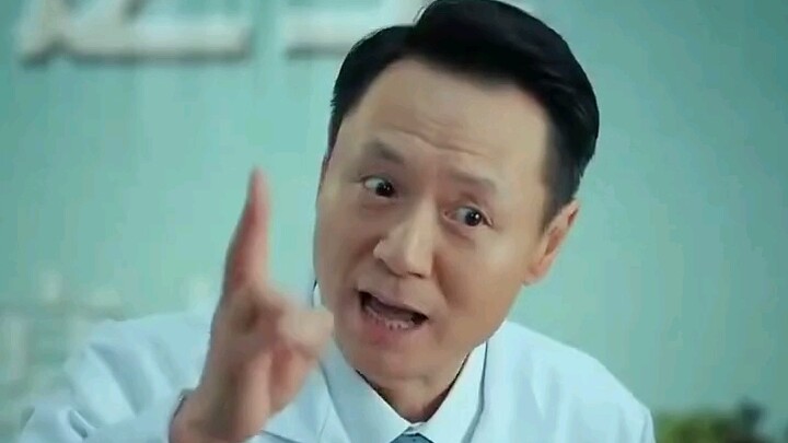 Penjual suplemen kesehatan ini benar-benar sial banget, ketemu sama empat sahabat lama ini…