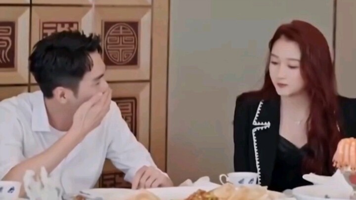 Zhang Ruoyun dan Guan Xiaotong, sahabat lama, bertemu kembali! “Apakah masih bisa membeli ayam pangg