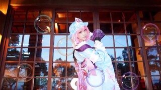 【Cosplay】Sebuah cosplay oleh Yuyuko Saigyouji sangat keras