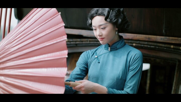 Drama tari "Beautiful Waters" dari China National Opera and Dance Theater - Perahu Merah