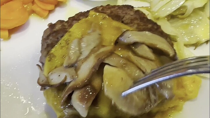 Apa yang dimakan kalangan pekerja Italia untuk makan siang?