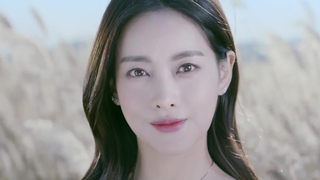 Ini adalah pemeran utama wanita dalam iklan paling menyedihkan yang pernah saya lihat hahahaha