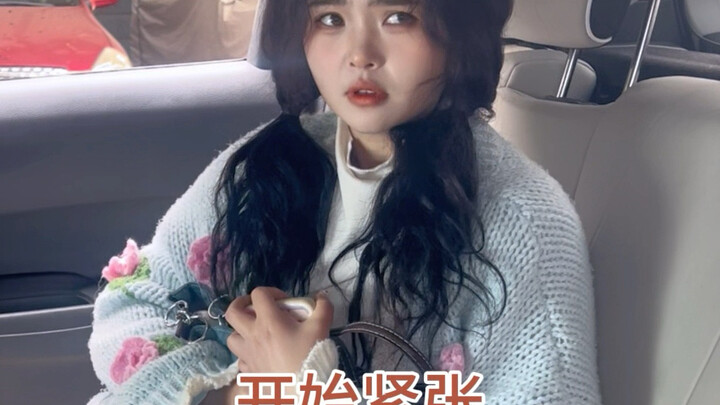 عندما أجلس في المقعد الخلفي ولا أربط حزام الأمان