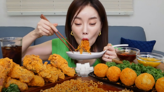 [Mukbang TV] - Gà rán và mì cay