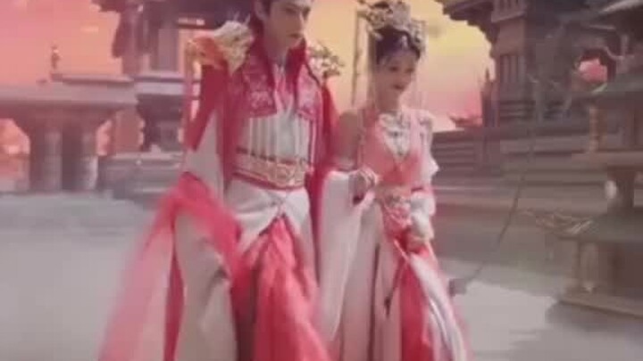 #TheLongestNight The camera subtly hints at Ming Ye and Sang Jiu’s ending — seriously, don’t pick up