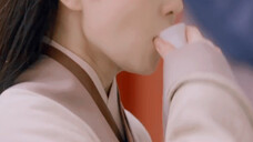 That day she drank a cup of poisoned wine to show her determination, but in the end she never waited