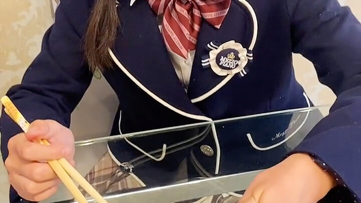 Japanese Elementary School Students Who Aren't Afraid of the Cold