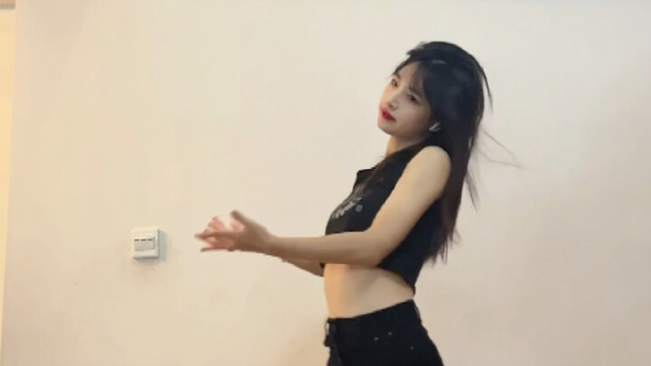 College students cover "SHOOT!" — itzy recorded it in between takes (｡ì _ í｡)