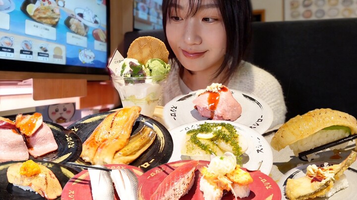 Quán sushi nào mà xếp hàng tới 500 bàn vậy? Cô gái xinh đẹp một mình ăn hết đống đĩa chất thành núi!