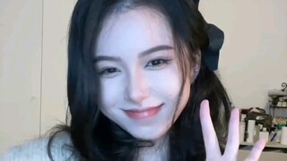 Một cô gái ấm áp