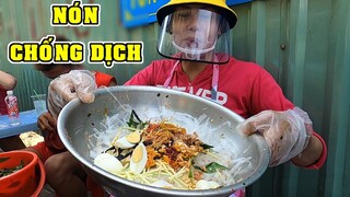 DIVA Cát Thy đội nón chống dịch bán bánh tráng trộn