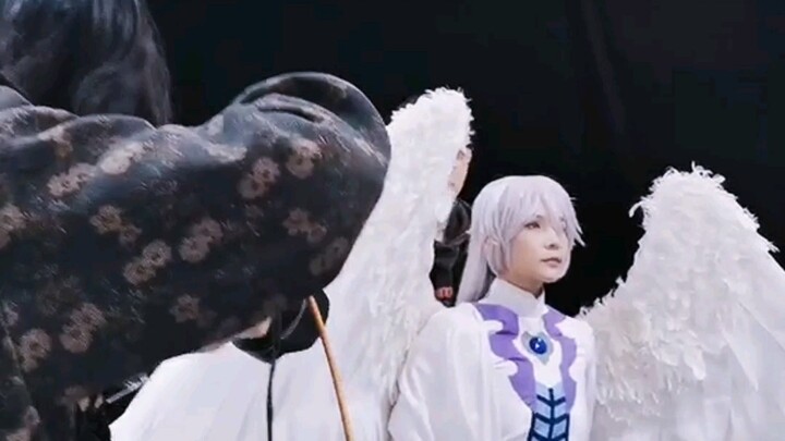 Pernahkah kamu merasakan sayap yang lebih besar daripada manusia?