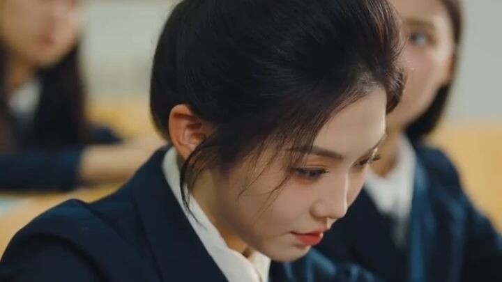 Adik yang Mengangkat Keluarga