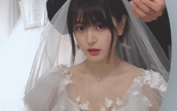 Saya tidak bisa menahan diri terhadap gadis yang bisa bernapas.