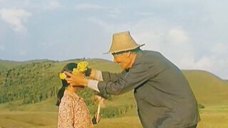 Dia tidak percaya pada ikatan darah dan tidak tunduk pada konsep patriarki. Dia tidak lebih memihak 