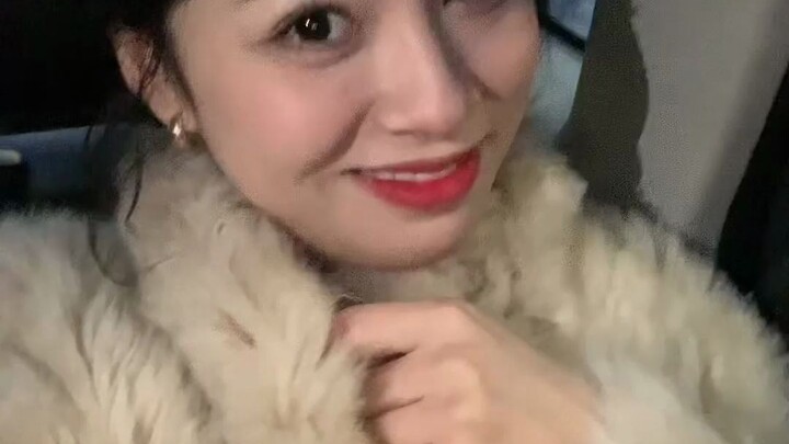 Just going out to wash my feet—do I really need to dress like this, sis?