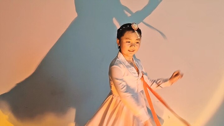 Chinese Korean Folk Dance "Yingshanhong"