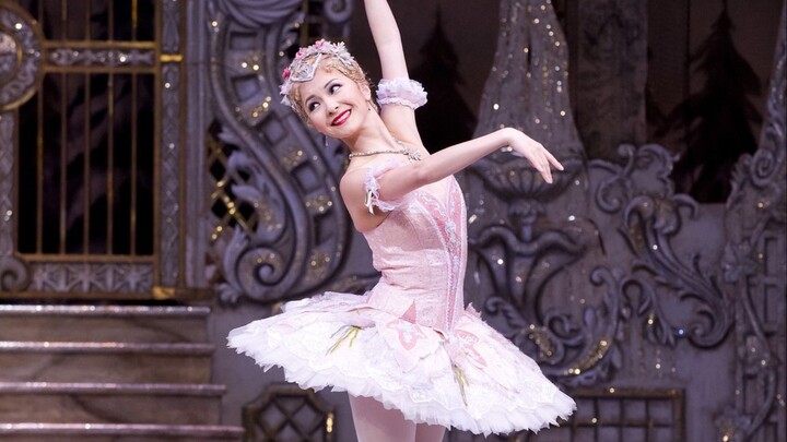 วอลทซ์แห่งดอกไม้ | คอลเลคชั่นการเต้นรำ The Nutcracker - Rose Fairy ของ Royal Ballet