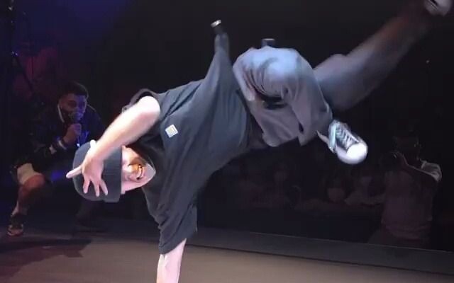 เพลิดเพลินไปกับความเรียบเนียน ชุดของ Bboy Hoctskee สวมใส่สบายมาก!