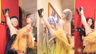 أنا أضرب ساقي طوال اليوم في معرض المانجا