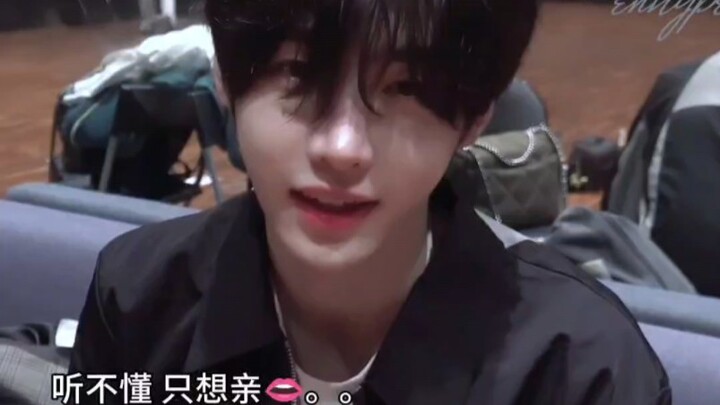 [Park Sung Hoon] Với lớp trang điểm tự nhiên và mái tóc suôn mượt, cô ấy đúng là một nữ thần thuần k