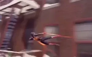 ความร้อนของแสงแดดยังไม่ระอุเท่าเงินในกระเป๋าเลย spiderman