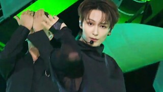 เวทีแสดงเพลง MAESTRO เพลงคัมแบ็กล่าสุดของ SEVENTEEN 240512