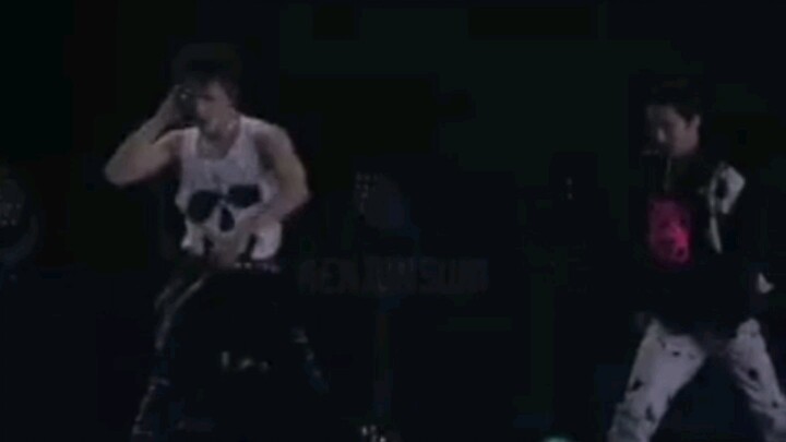 هوانغ رينجون شاهد لي دي نو يخلع ملابسه عندما: