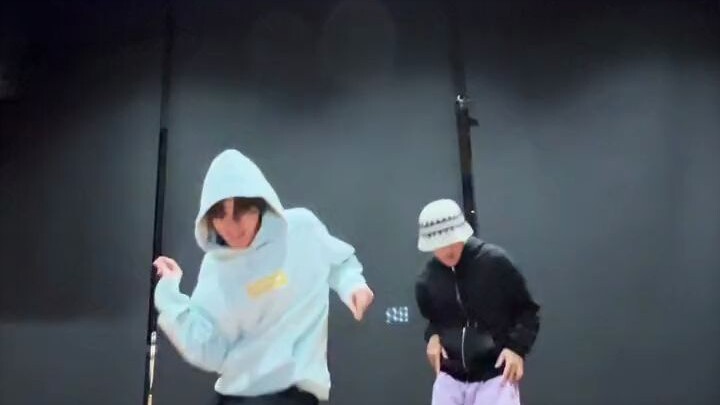 Frost Flower CP Jung Hoseok & Kim Taehyung on the street!
