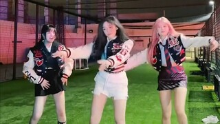 Thử thách nhảy "Kitsch" của Kim Ji Wan, Lee Seo và Naoi Rei