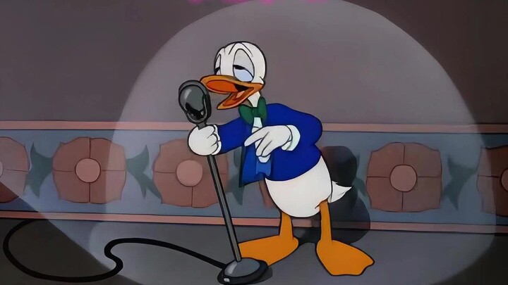 Donald Duck is a star, his girlfriend is lonely