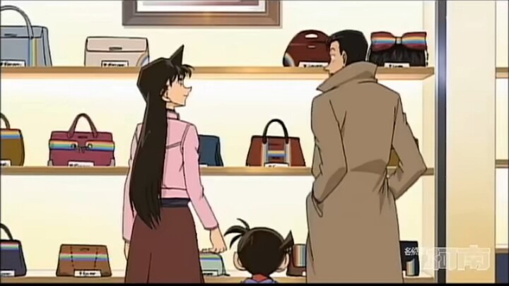 【毛利小五郎】【毛利兰】毛利大叔超宠女儿，小兰想要什么样的包包都买给她