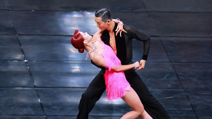 Shen Xiaoting wins first place in the Latin dance competition at the Random Games! Absolutely stunni