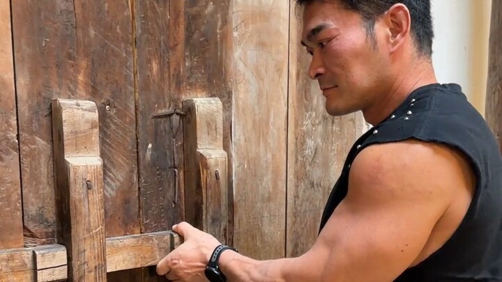 You can’t help but marvel at the ingenuity of our ancestors—every mechanism is concealed within this
