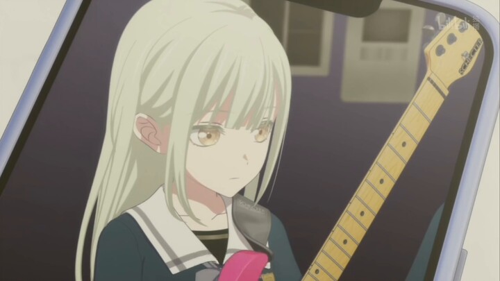 The appearance is pure, the heart is passionate, and the head is a shy girl