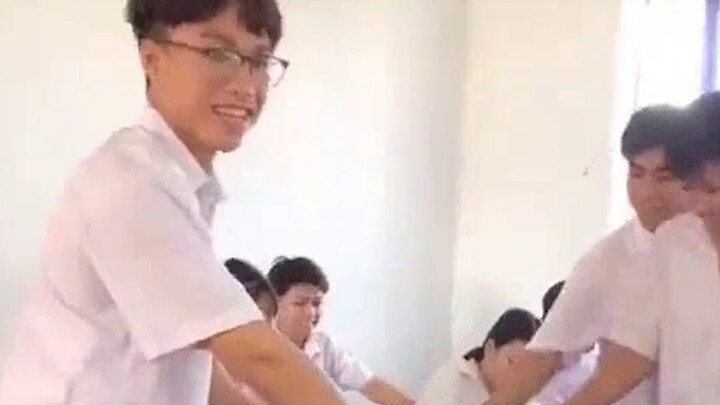 Bây giờ bạn có ngu ngốc không?