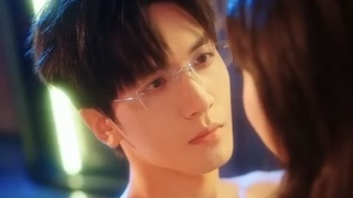 Tunangan selingkuh, lalu aku nikah dengan ayah angkatnya yang CEO tampan