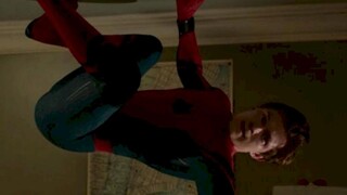 Spider-Man ขโมยกลับไปที่หอพัก แต่ถูกเพื่อนร่วมห้องเห็นอาย