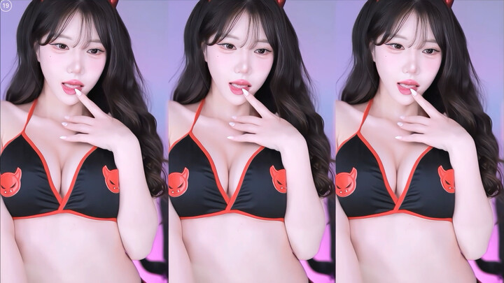 BJ Mẫn Trí Lâm, mỹ nhân gợi cảm