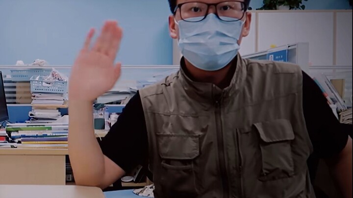 فيلم قصير وثائقي | استقلتُ من وظيفتي كمعلّم في شنتشن، وهذه آخر حصة أقدّمها لطلابي: «الحصة الأخيرة»