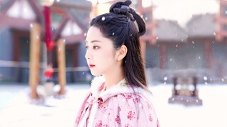 [Under the Power] Đoạn nhạc dạo của "This Summer" này cũng rất hay, giọng cô Tan Songyun thật nhẹ nh
