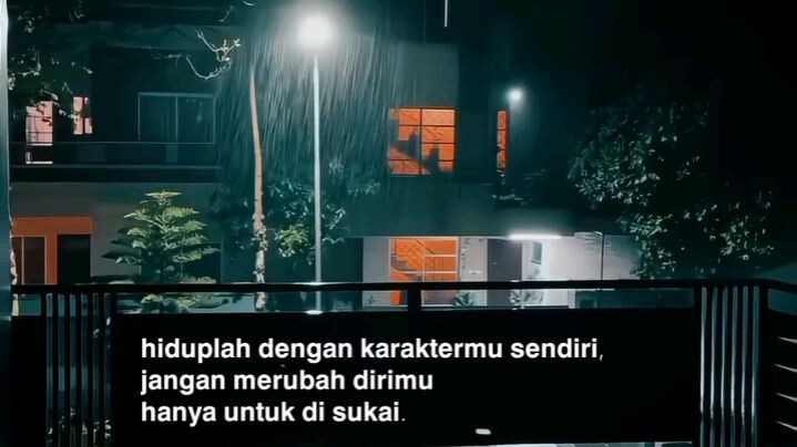 Hidupla Dengan Karaktermu Sendiri Jangan Merubah Dirimu Hanya Untuk Di Sukai😎😎